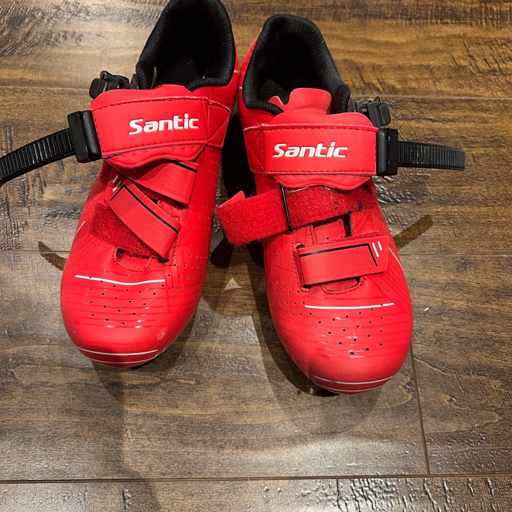 Santic cycling shoes - Women’s 7.5.
